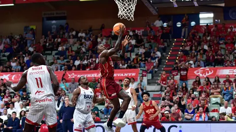 El UCAM Murcia gana al Baxi Manresa y sigue vivo en la pelea para entrar a los playoffs de la Liga Endesa (foto: UCAM Murcia CB)