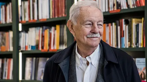 Eduardo Mendoza