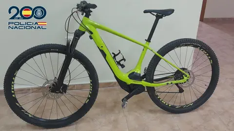 Bicicleta valorada en m&aacute;s de 3.000 euros que fue robada en la Universidad de Murcia (foto: PN)