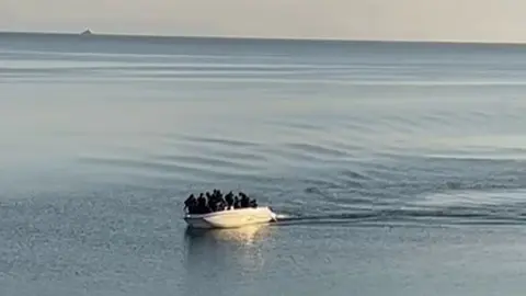 Llegada de una embarcaci&oacute;n con inmigrantes a bordo en Cabo de Palos