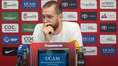 Nemanja Radovic, esta ma&ntilde;ana en una rueda de prensa (foto: La 7)