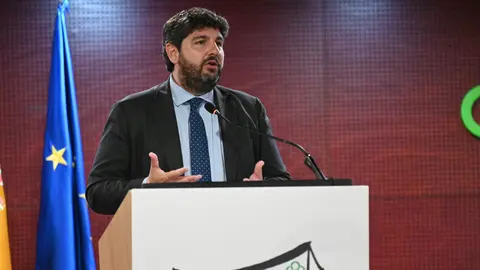 El presidente de la Regi&oacute;n de Murcia, Fernando L&oacute;pez Miras, clausura el acto de presentaci&oacute;n del programa de actividades con motivo del 20&ordm; aniversario del Hospital Reina Sof&iacute;a de Murcia y 500&ordm; del Hospital General de de Murcia (foto: CARM)