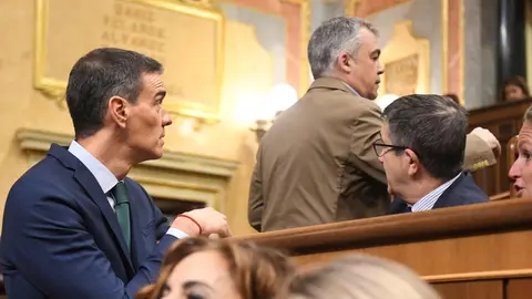El presidente del Gobierno, Pedro S&aacute;nchez, el secretario de organizaci&oacute;n del PSOE, Santos Cerd&aacute;n