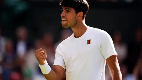 Alcaraz celebra en Wimbledon