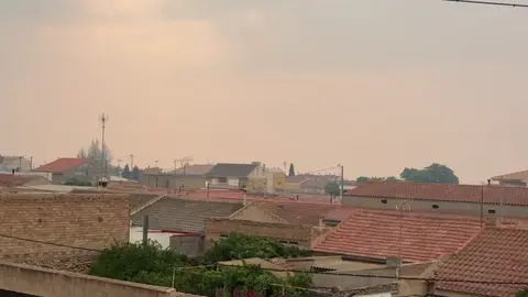 Ambiente cargado y un olor persistente a quemado en zonas de la Regi&oacute;n de Murcia (foto: La 7)