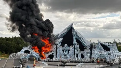 Incendio en el escenario principal de Tomorrowland