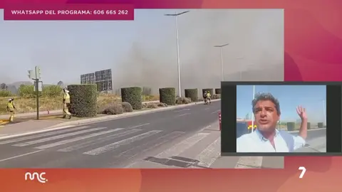 Incendio declarado este martes cerca de la Avenida Miguel Indur&aacute;in de Murcia (foto: La 7)