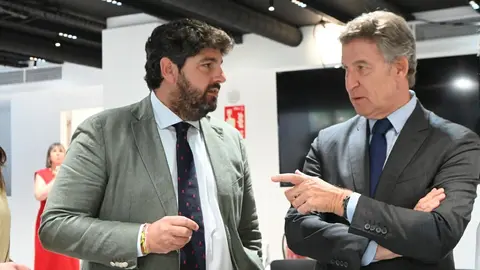 Fernando L&oacute;pez Miras y Alberto N&uacute;&ntilde;ez Feij&oacute;o, en el Comit&eacute; Ejecutivo Nacional del PP