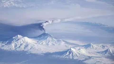 Imagen del volc&aacute;n Kliuchevskoi, en Rusia (foto: EP)