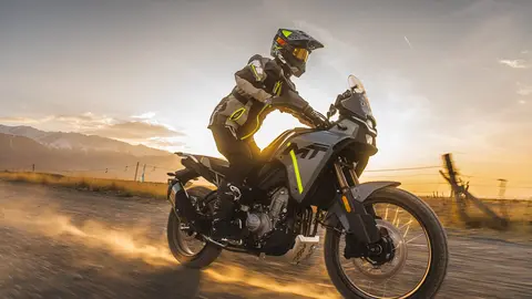 CFMOTO 450MT