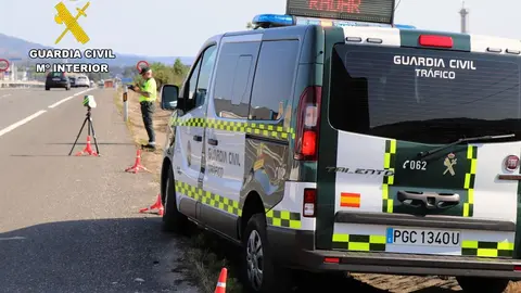 Control de velocidad de la Guardia Civil (foto: GC)