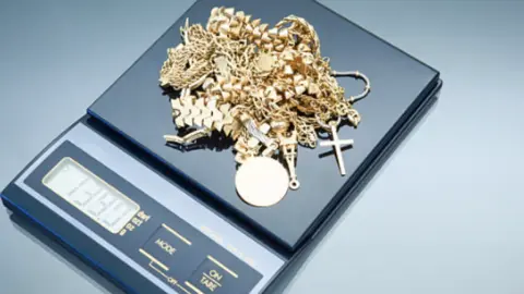 Caratt: referencia en la compraventa de oro, joyas, diamantes y relojes en Madrid