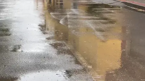 Imagen de archivo de el suelo mojada de lluvia leve (foto: La 7)