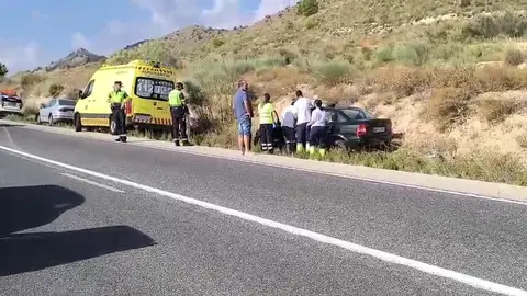 Un accidente por alcance en Ceheg&iacute;n deja un herido y un beb&eacute; se salva gracias a su silla de seguridad (foto: GC)