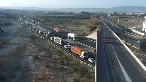 Un accidente m&uacute;ltiple en la A-30 a la altura de Lorqu&iacute; complica la circulaci&oacute;n (foto: DGT)