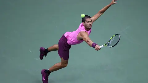 Carlos Alcaraz pasa a cuartos en el ATP Tokio (foto: EP)