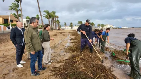 Retirada de biomasa del Mar Menor (foto: La 7)
