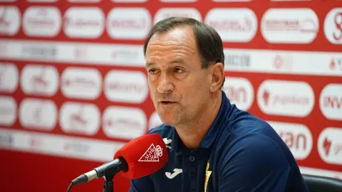 Joseba Etxeberria, entrenador del Real Murcia Club de F&uacute;tbol (foto: Real Murcia)