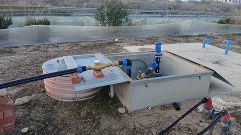 Instalaci&oacute;n de la Mancomunidad de los Canales del Taibilla para llevar el agua desde la desaladora de Escombreras a las zonas afectadas por la DANA sin suministro de agua (foto: La 7)