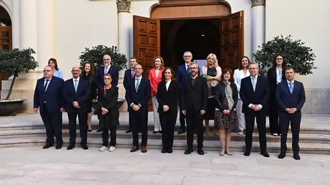 La ministra de Sanidad, M&oacute;nica Garc&iacute;a, y el consejero de Sanidad de Arag&oacute;n, Jos&eacute; Luis Bancalero, asisten al pleno del Consejo Interterritorial del Sistema Nacional de Salud (CISNS), en Zaragoza, Arag&oacute;n (foto: EP)