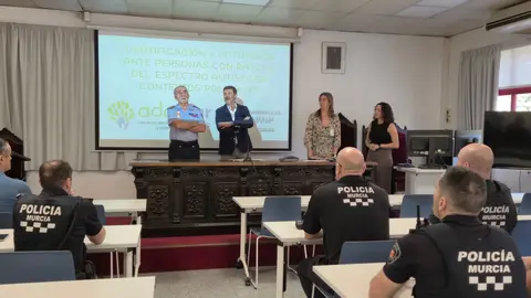 Charla de formaci&oacute;n a la Polic&iacute;a Local de Murcia