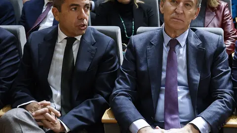 Archivo - El presidente de la Generalitat valenciana, Carlos Maz&oacute;n, y el l&iacute;der del PP, Alberto N&uacute;&ntilde;ez Feij&oacute;o. ARCHIVO.
- EUROPA PRESS - Archivo