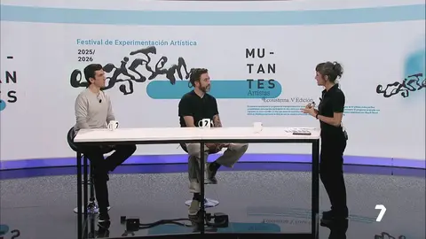 Laura Mart&iacute;nez entrevista a Jos&eacute; Lorente y T&oacute;bal S&aacute;nchez de 'Mu-tantes' en 'Las Noticias de la Noche' (foto: La 7)