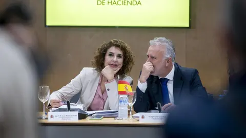 La vicepresidenta primera y ministra de Hacienda, Mar&iacute;a Jes&uacute;s Montero, y el ministro de Pol&iacute;tica Territorial y Memoria Democr&aacute;tica, &Aacute;ngel V&iacute;ctor Torres, durante la reuni&oacute;n del Consejo de Pol&iacute;tica Fiscal y Financiera (CPFF), en el Ministerio de Hacienda.
- Alberto Ortega - Europa Press