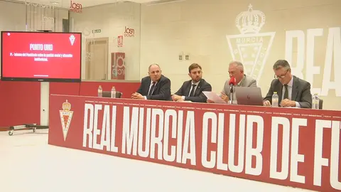 Foto de archivo de la &uacute;ltima junta de accionistas del Real Murcia (foto: La 7)