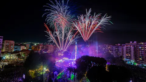 Encendido del Gran &Aacute;rbol de Navidad de la ciudad de Murcia en 2025 (foto: La 7)