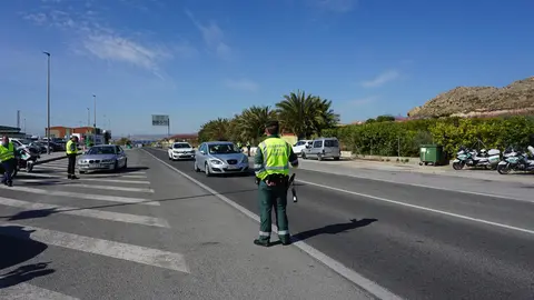 Imagen de un control de la Guardia Civil (foto: EP)
