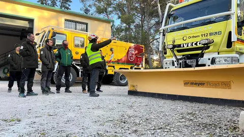 Integrantes de la Unidad de Defensa Contra Incendios Forestales (UDIF) durante una de las sesiones de la formaci&oacute;n en el presente mes