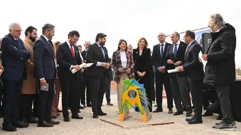 El jefe del Ejecutivo auton&oacute;mico, Fernando L&oacute;pez Miras, presidi&oacute; hoy el acto de colocaci&oacute;n de la primera piedra del Centro de Capacitaci&oacute;n Industrial, Naval, N&aacute;utico y de Transformaci&oacute;n Tecnol&oacute;gica de la Federaci&oacute;n Regional de Empresarios del Metal de Murcia (Fremm).