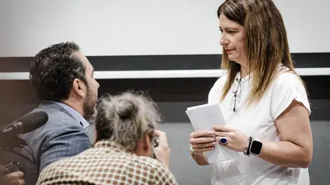 Archivo - El empresario V&iacute;ctor de Aldama y la exmilitante socialista Leire D&iacute;ez, durante una rueda de prensa en el Hotel Novotel, a 4 de junio de 2025, en Madrid (Espa&ntilde;a).
- Carlos Luj&aacute;n - Europa Press - Archivo