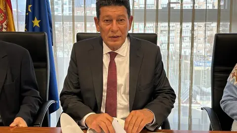 El presidente de la Comunidad de Regantes de Cartagena, Manuel Mart&iacute;nez, ante su comparecencia ante la Comisi&oacute;n Especial de Estudio sobre la situaci&oacute;n del Trasvase Tajo-Segura tras las &uacute;ltimas medidas anunciadas por el Ministerio de Transici&oacute;n Ecol&oacute;gica