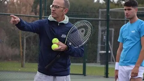 Samu L&oacute;pez, entrenador de Carlos Alcaraz