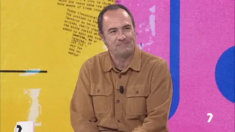 Alejandro Campillo, cantante de Fen&oacute;menos Extra&ntilde;os (foto: La 7)