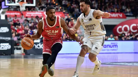 Lance del partido entre el UCAM Murcia y el Real Madrid (foto: UCAM Murcia CB)