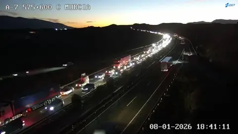 Retenciones en la A-7 (foto: DGT)