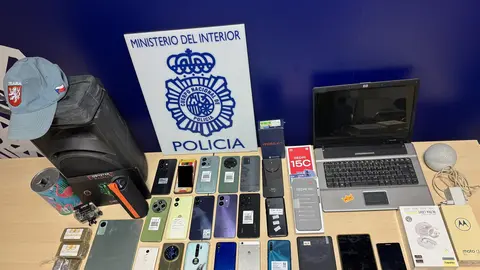 Objetos hallados durante el registro en la vivienda del detenido
- POLIC&Iacute;A NACIONAL