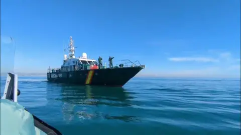Operativo de b&uacute;squeda liderado por Salvamento Mar&iacute;timo que trata de encontrar al vecino de Abanilla desaparecido en la costa alicantina (foto: Guardia Civil)