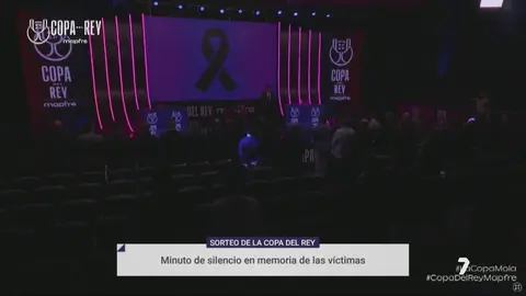 El mundo del deporte rinde homenaje a las v&iacute;ctimas de la tragedia de Adamuz (foto: La 7)