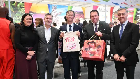 El alcalde de Mula con el embajador chino