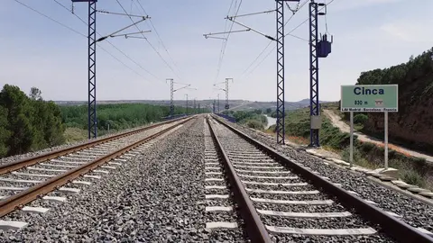 L&iacute;nea de alta velocidad Madrid-Barcelona (foto: Adif)