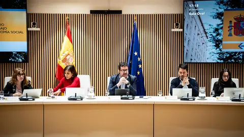 El secretario de Estado de Trabajo, Joaqu&iacute;n P&eacute;rez Rey, preside la mesa de di&aacute;logo social para la subida del salario m&iacute;nimo interprofesional (SMI) de 2026. En Madrid, a 29 de enero de 2026.
- PEDRO RUIZ/MINISTERIO DE TRABAJO