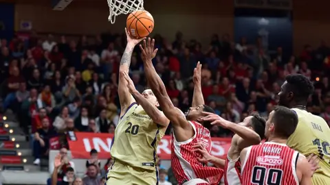 UCAM Murcia firma una victoria &eacute;pica ante el Bar&ccedil;a en el Palacio (foto: UCAM Murcia CB)