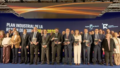 L&oacute;pez Miras fija el objetivo de alcanzar 100.000 empleos industriales con una nueva hoja de ruta a diez a&ntilde;os (foto: La 7)