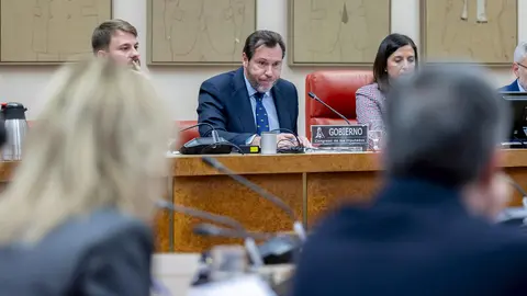 El ministro de Transportes, &Oacute;scar Puente, comparece en la comisi&oacute;n del Congreso