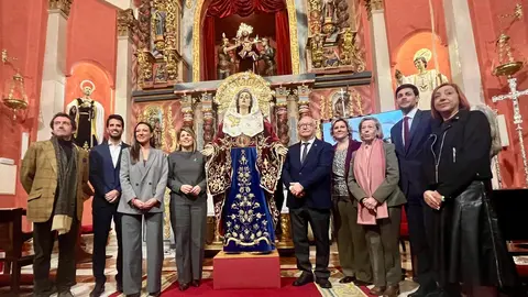 La consejera Carmen Conesa, junto a la imagen de la Virgen, la alcaldesa de Cartagena, Noelia Arroyo, y el hermano Mayor de los californios
- COMUNIDAD
