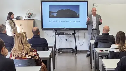 FROET asesora a los transportistas para proteger sus ingresos ante las esperas excesivas